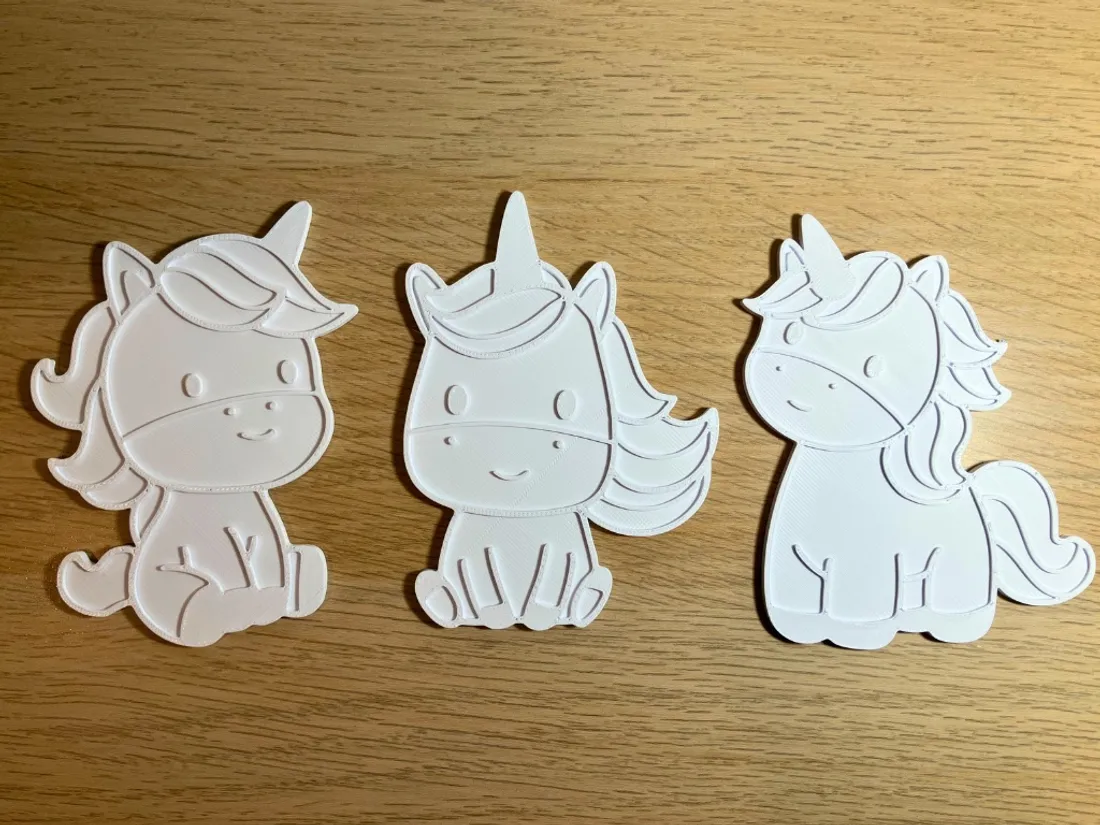 Unicórnios brancos para colorir